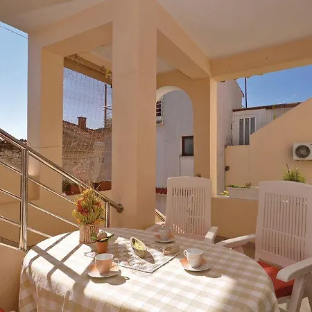 Apartament Kontrada *