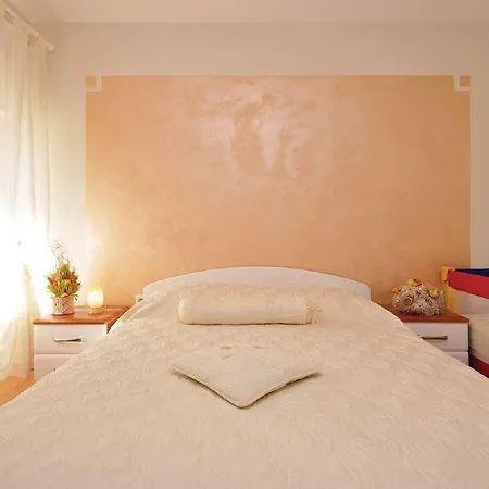 Apartament Kontrada
